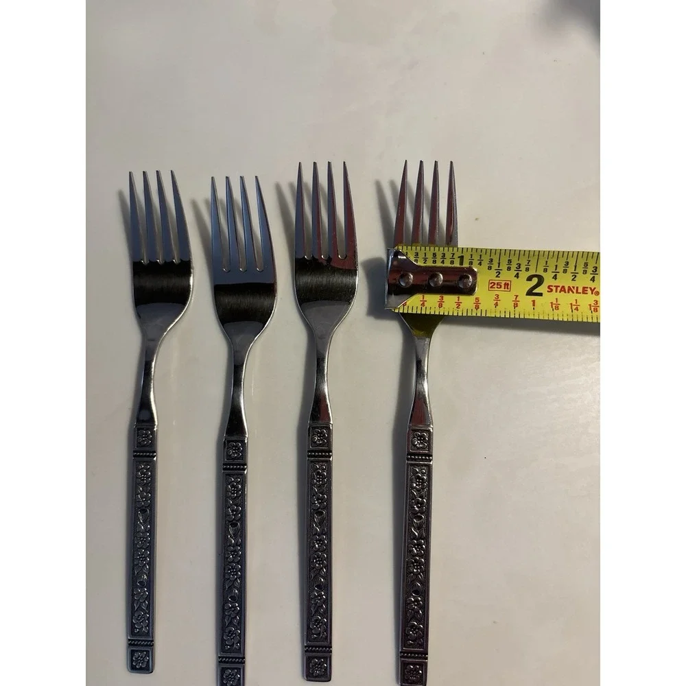 4 Oneida Ltd / Wm A Rogers Deluxe Stainless Dinner Flatware Replacement Pieces